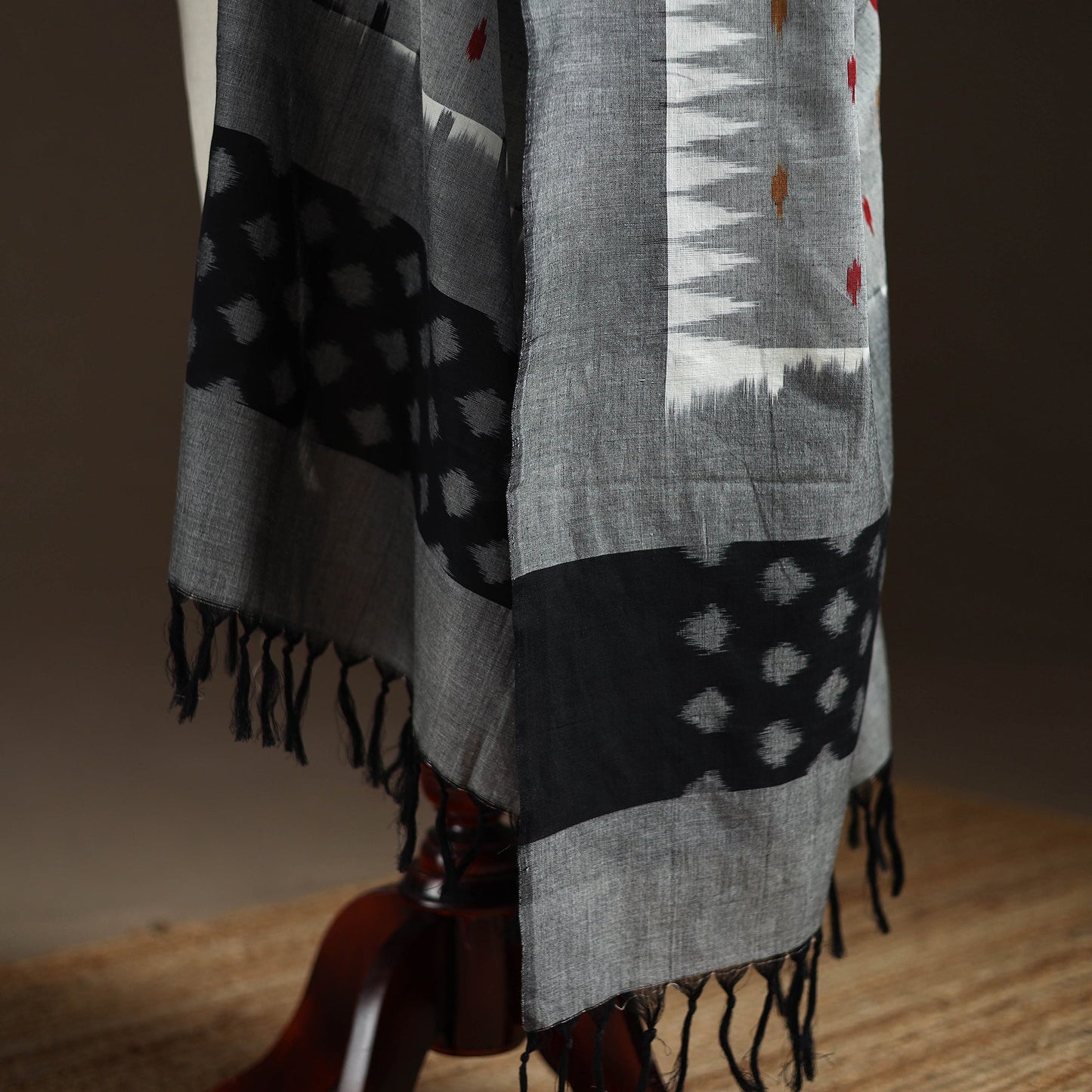 Handloom cotton pochampally ikat dupatta 17 - handcrafted