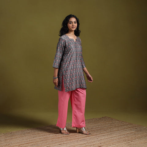 Handloom embroidered mercerised cotton short pochampally