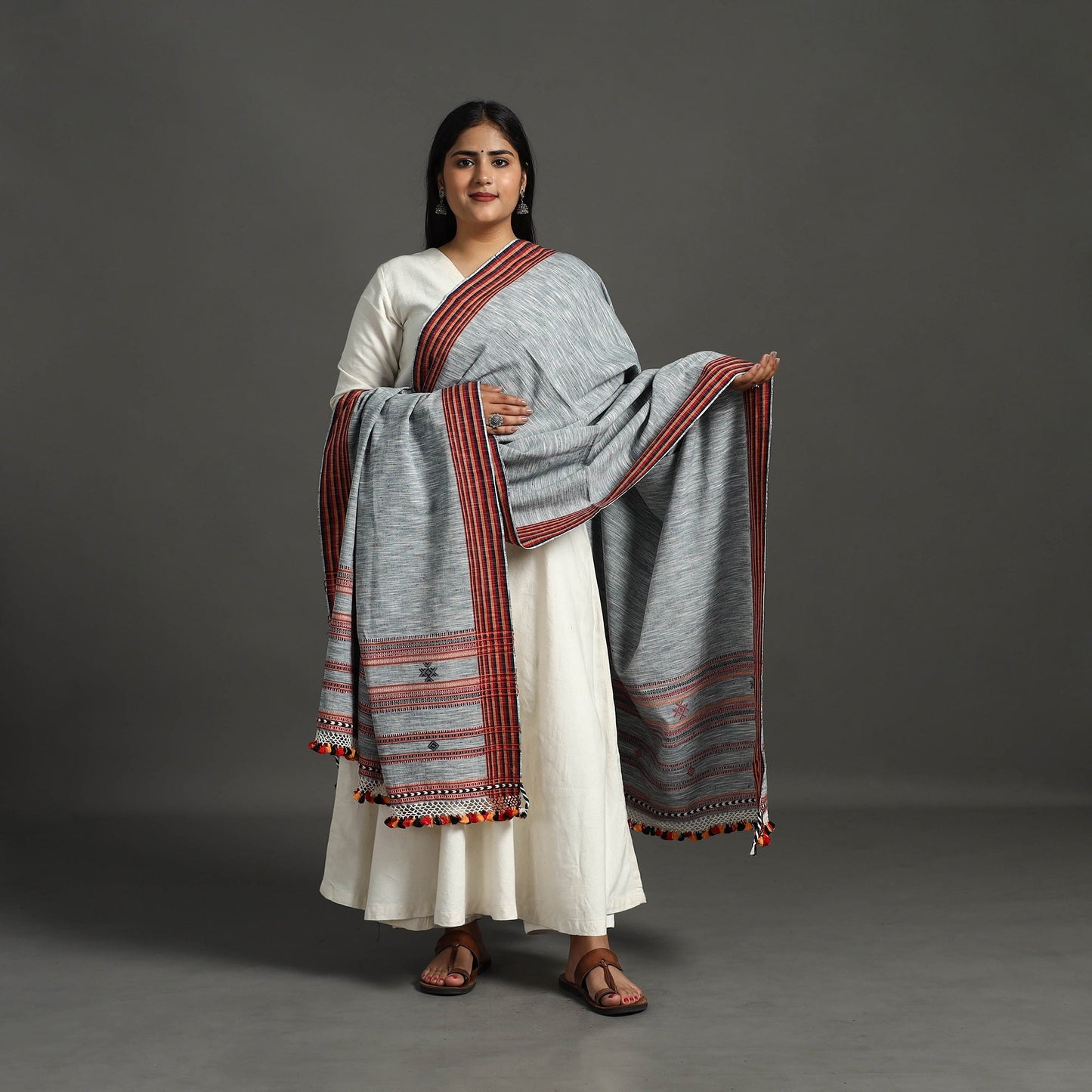 Grey - handloom fine cotton kutch bhujodi dupatta 13