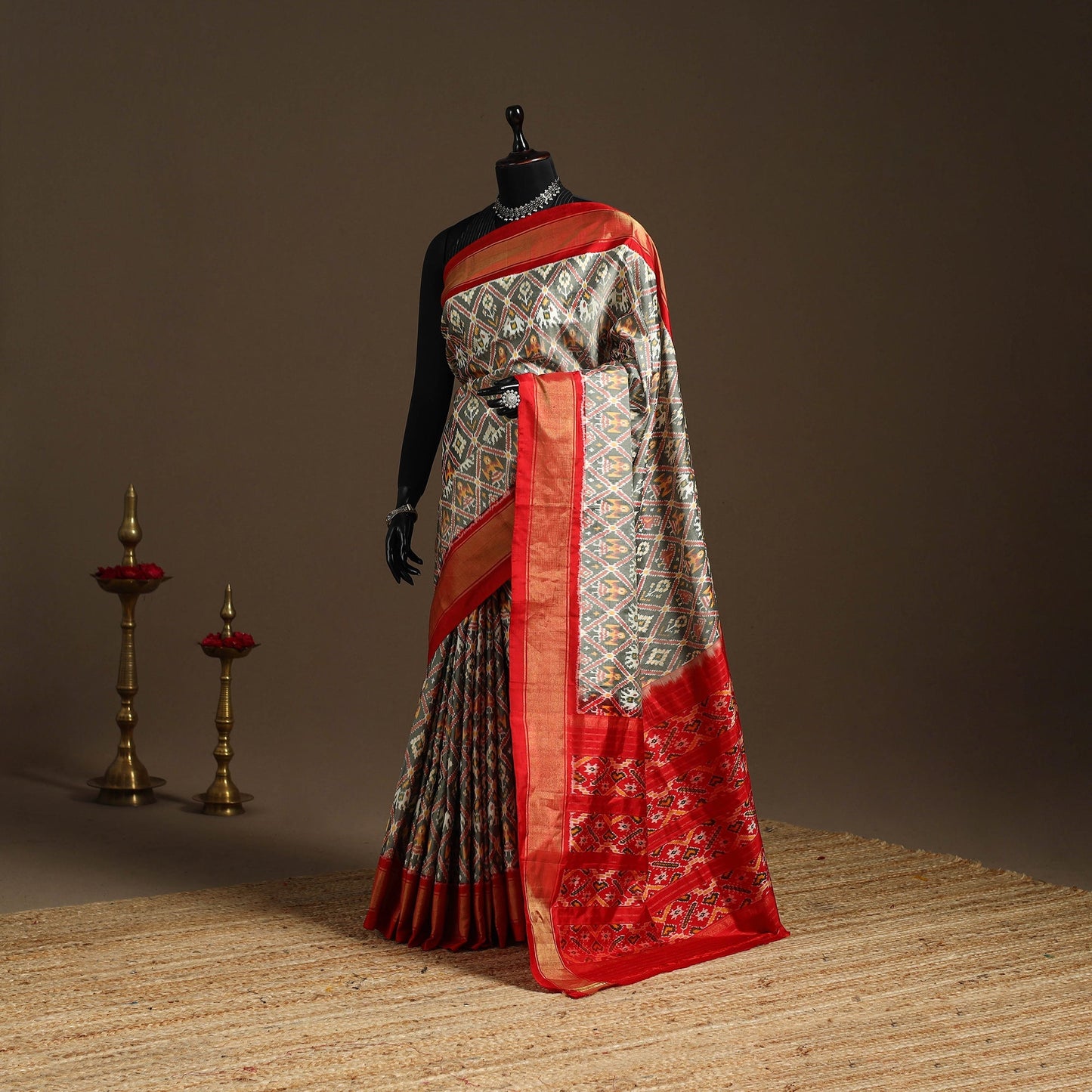 Handloom mulberry silk patola ikat pochampally saree 17