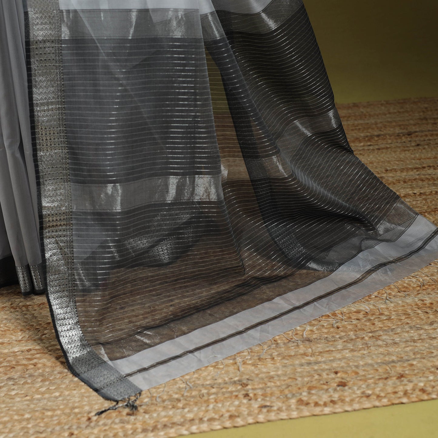 Grey - handloom silk cotton maheshwari saree with zari