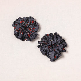 Grey - handmade cotton rubber bands/scrunchies (set of 2)