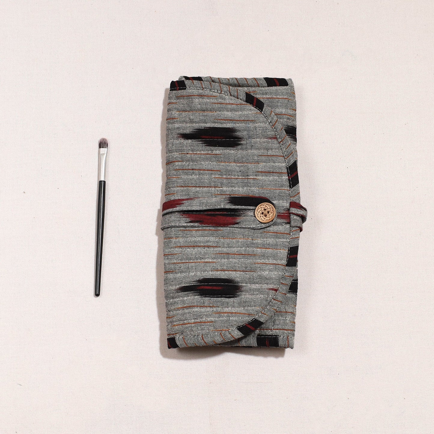  Ikat Fabric Multipurpose Segmented Make-up Brush Wrap Pouch/Case 