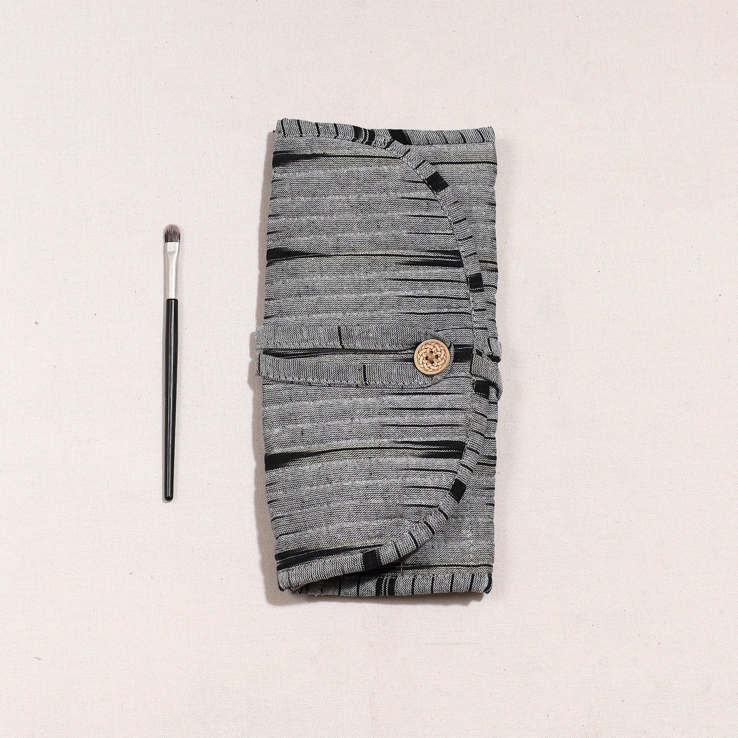  Ikat Fabric Multipurpose Segmented Make-up Brush Wrap Pouch/Case 