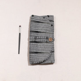  Ikat Fabric Multipurpose Segmented Make-up Brush Wrap Pouch/Case 