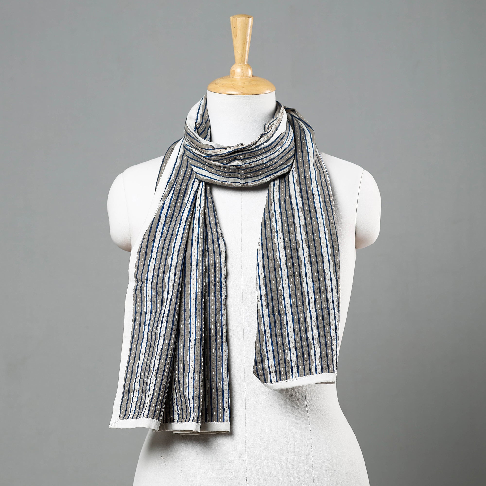  Indigo Block Printed Tagai Work Cotton Stole Online at iTokri.com