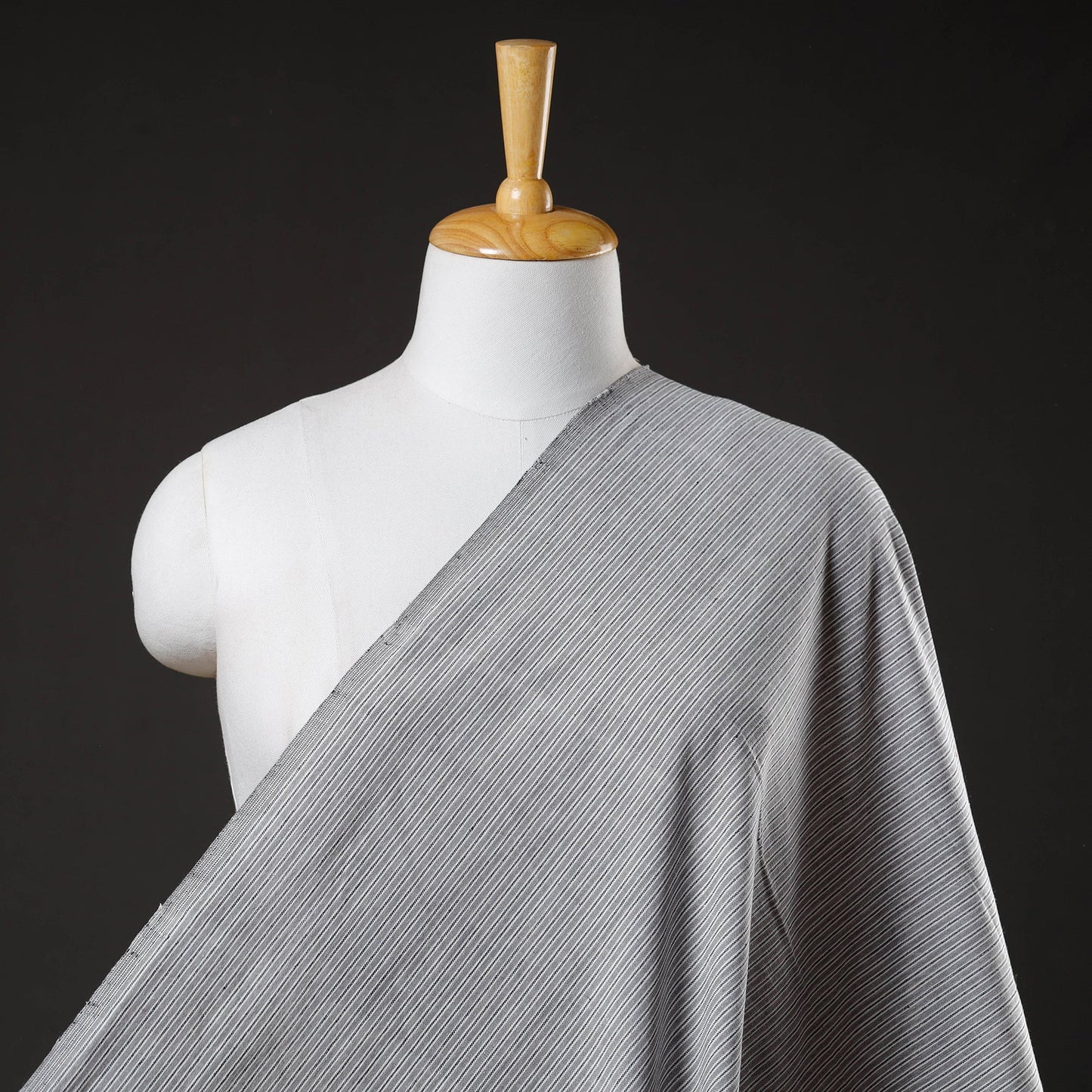 Buy Jhiri Pure Handloom Cotton Fabric 83 Online at iTokri.com