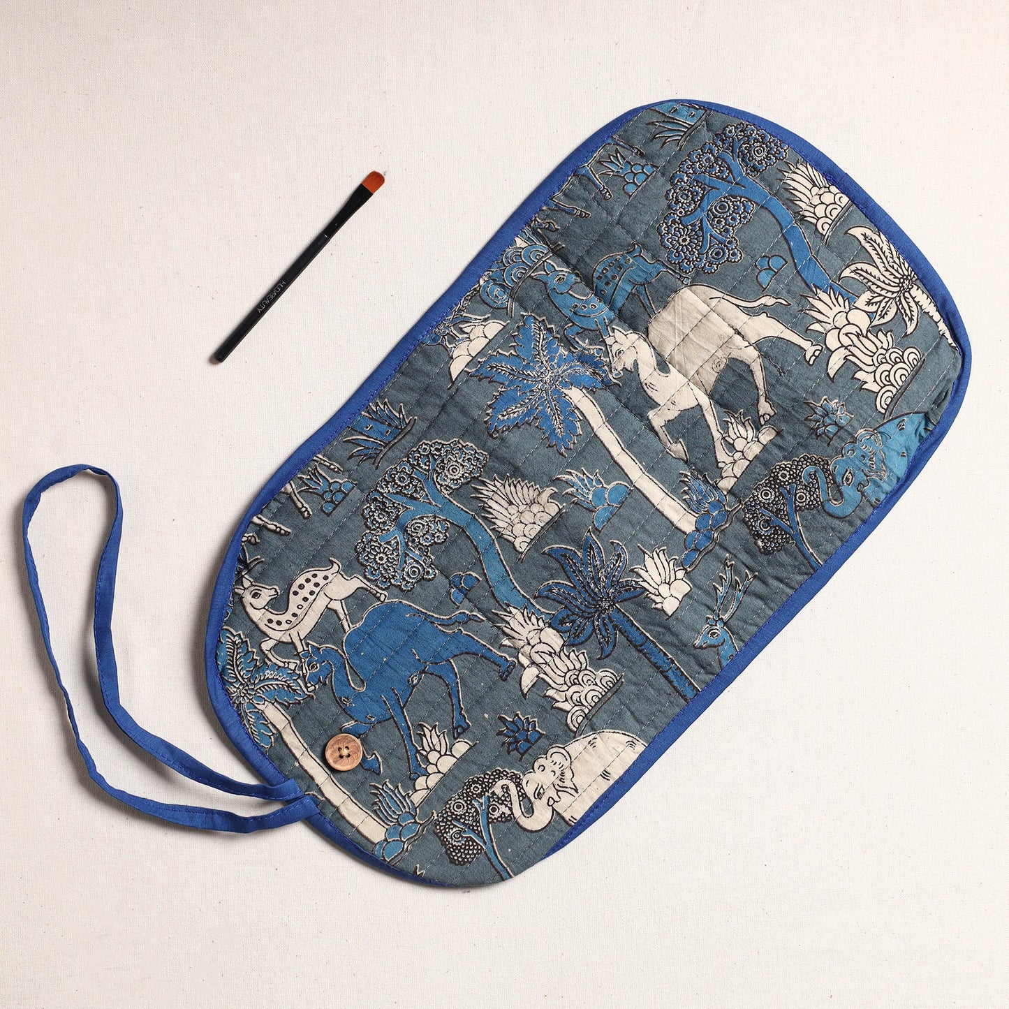  Kalamkari Fabric Multipurpose Segmented Make-up Brush Wrap Pouch/Case 