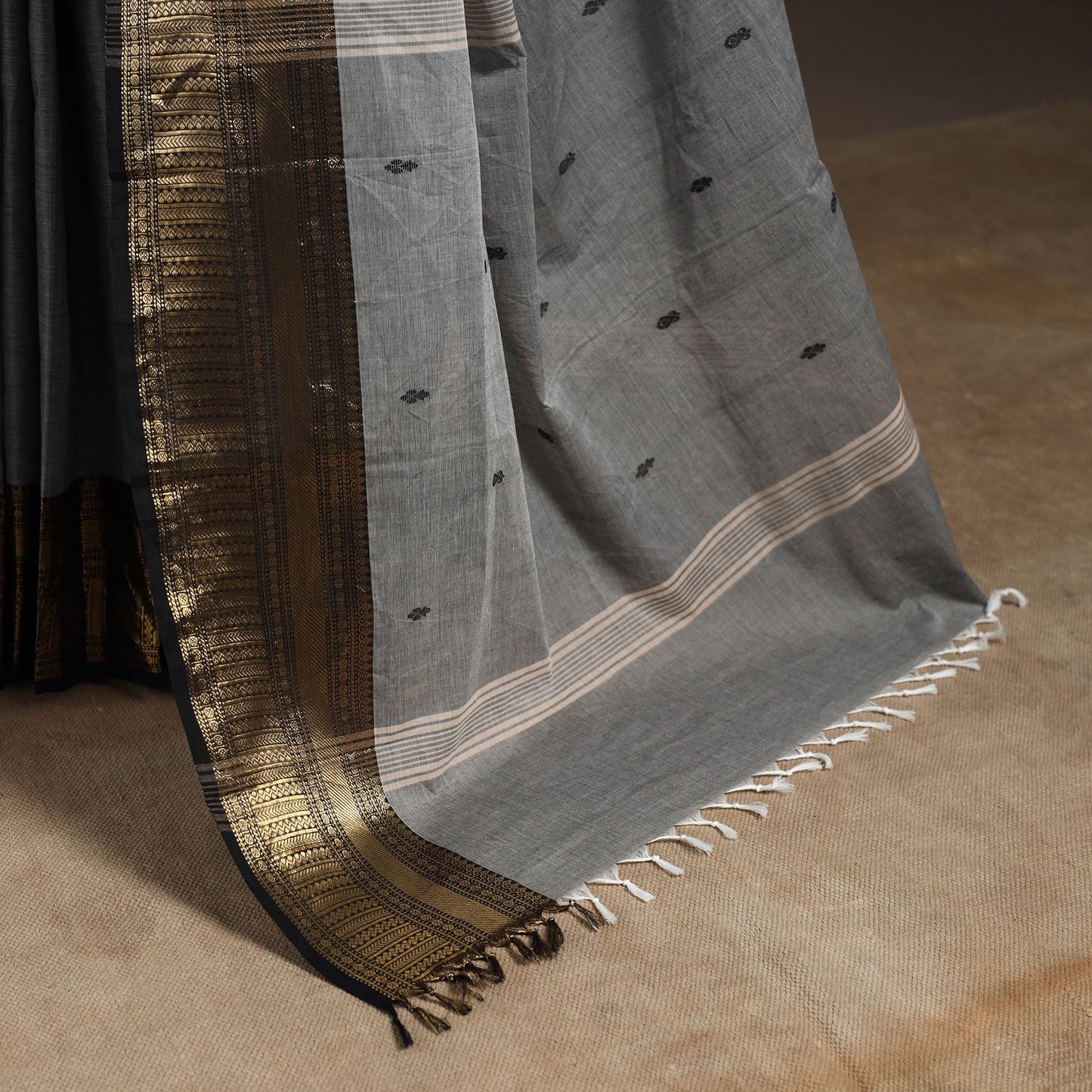 Grey - kandangi buti chettinad cotton saree with border 04