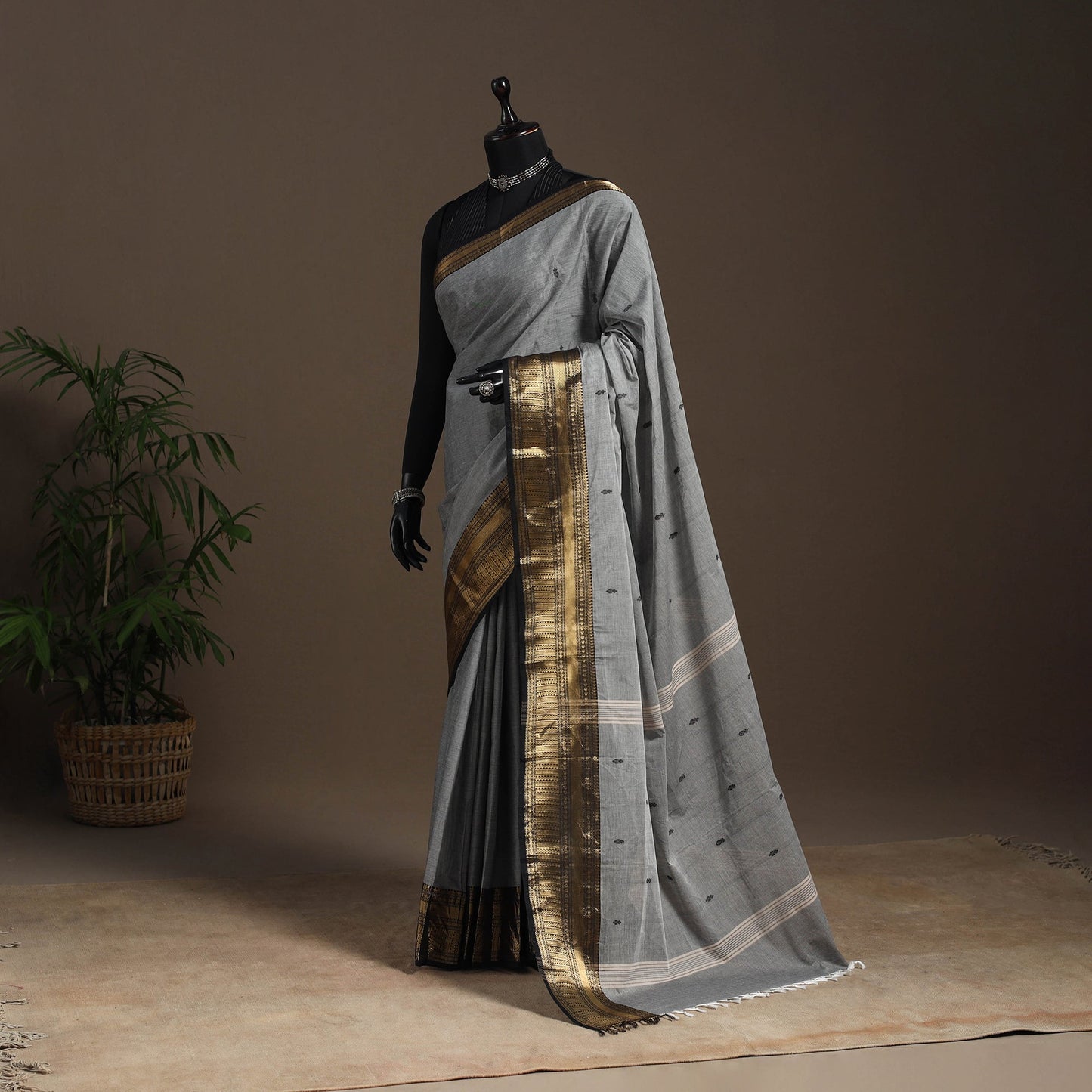 Grey - kandangi buti chettinad cotton saree with border 04