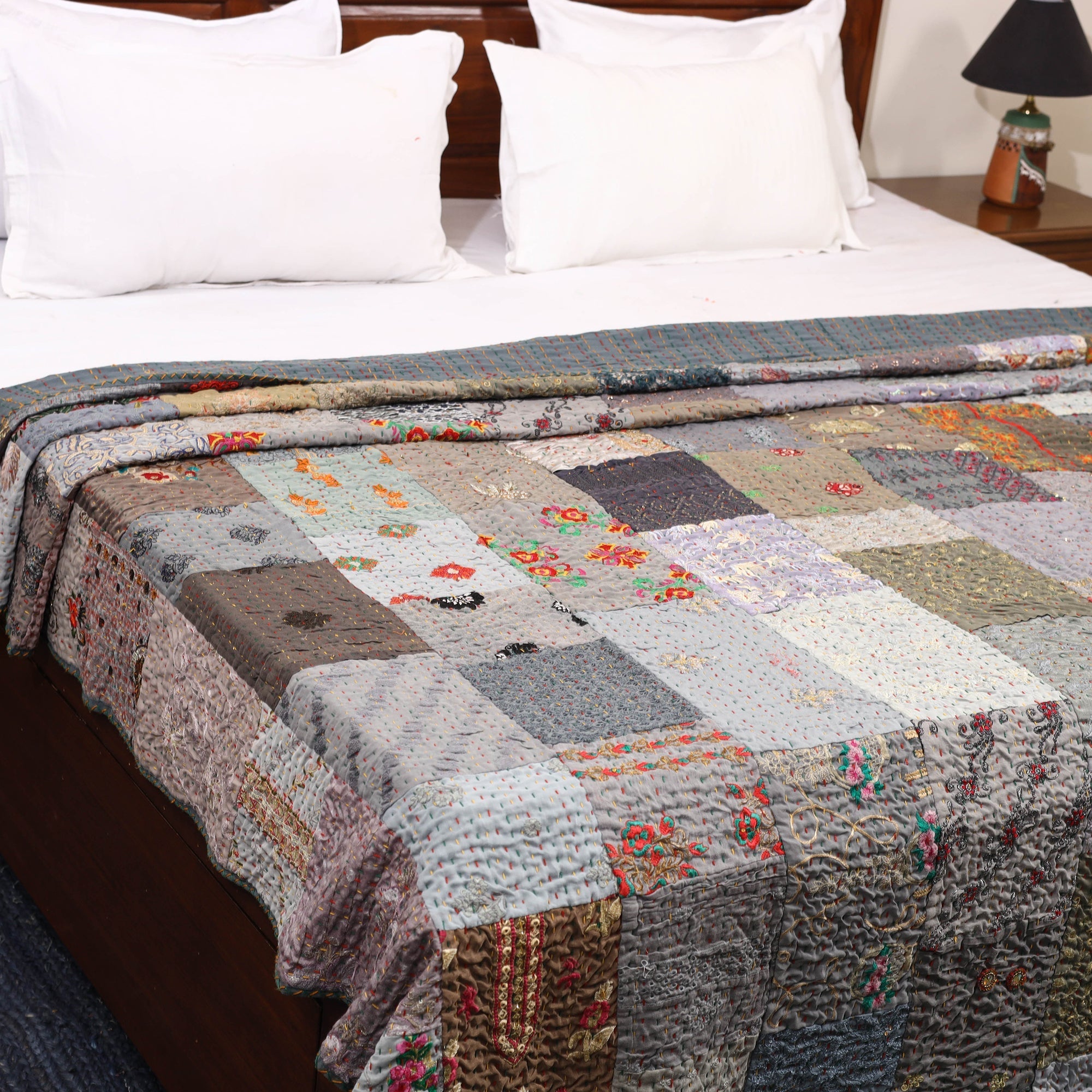 Khambadiya tagai patchwork quilt / gudri / blanket (108 x