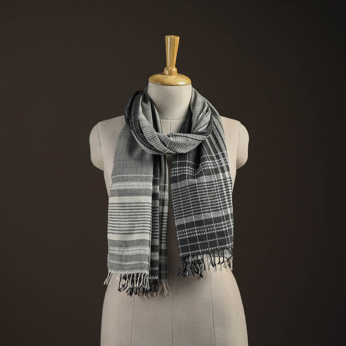 Kutch bhujodi handwoven merino wool stole 182 - handcrafted