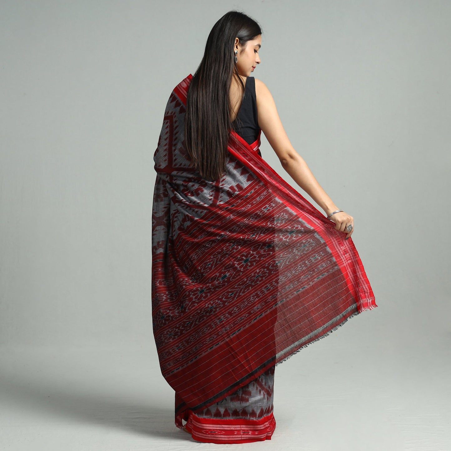  Maniabandha Ikat Weave Handloom Cotton Saree 23 Online at iTokri.com