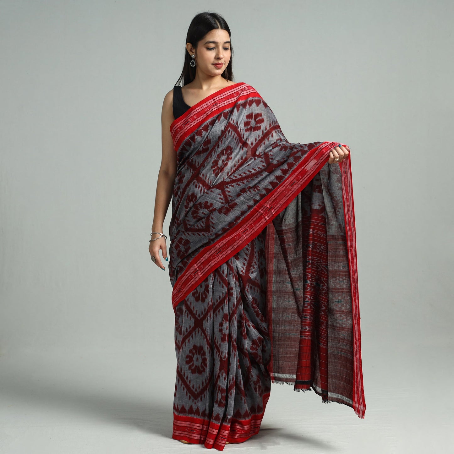  Maniabandha Ikat Weave Handloom Cotton Saree 23 Online at iTokri.com