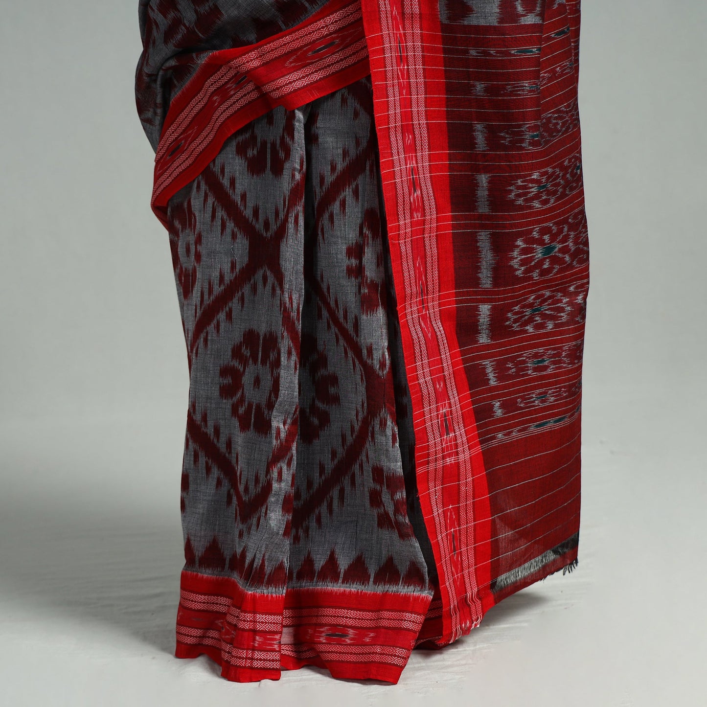  Maniabandha Ikat Weave Handloom Cotton Saree 23 Online at iTokri.com