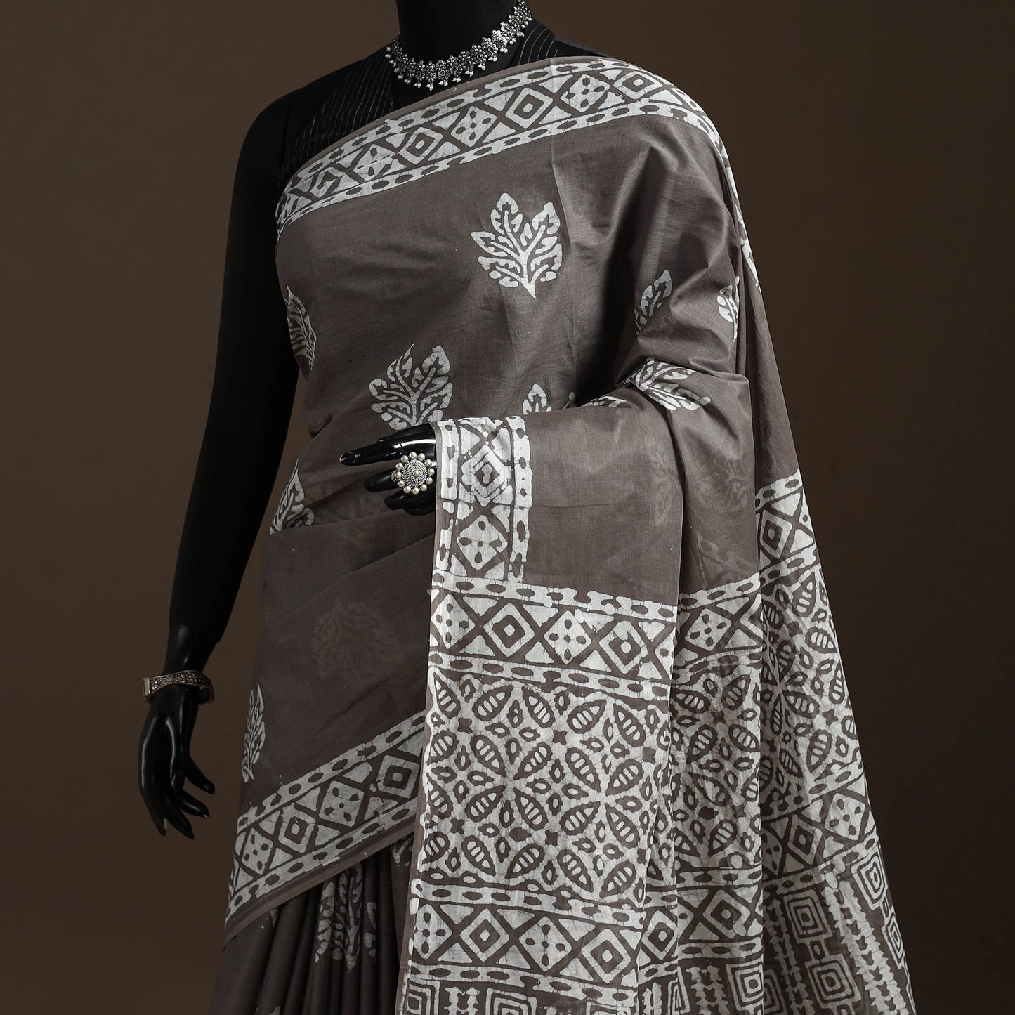 Mul cotton hand batik saree 07 - handcrafted