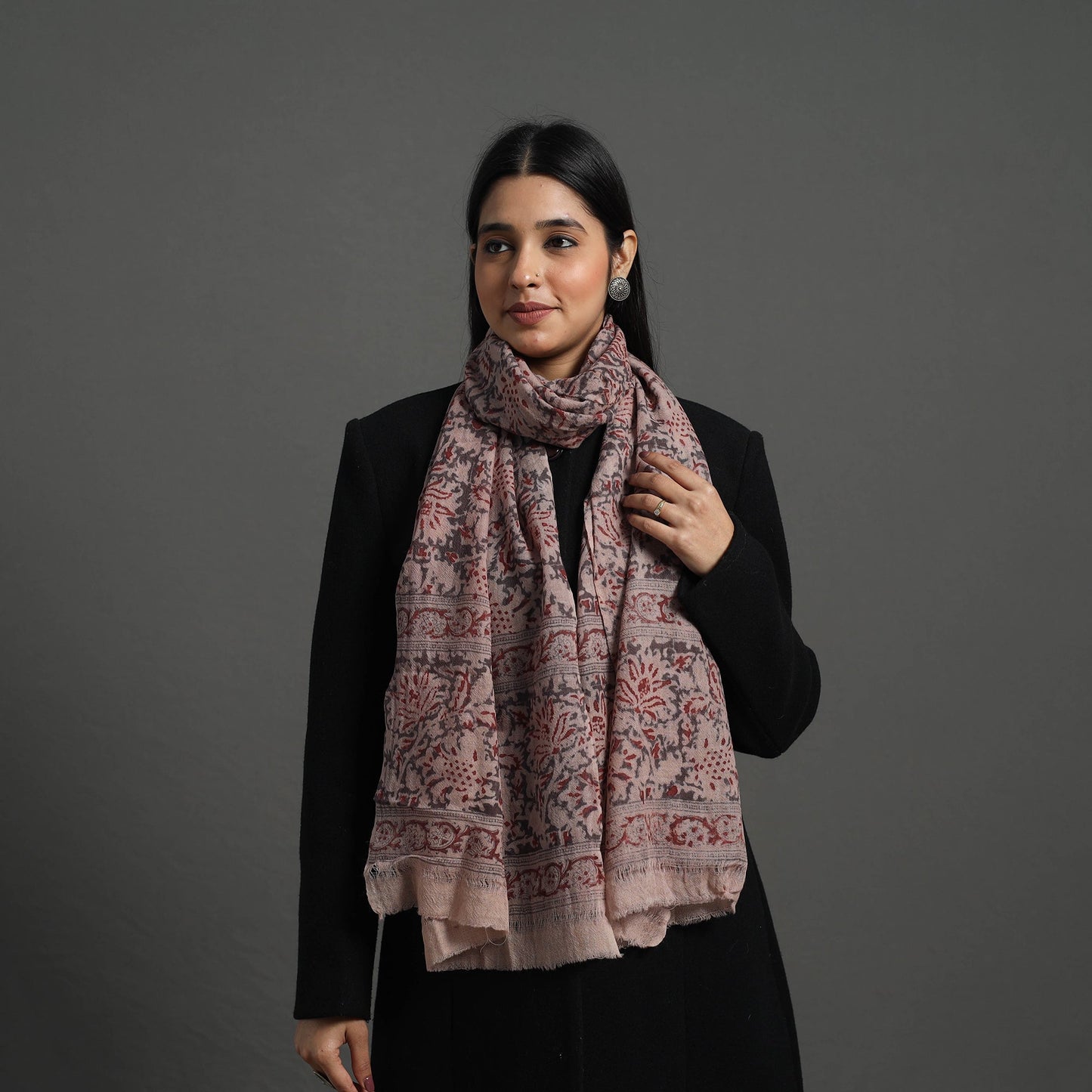 Grey Block Print Pedana Kalamkari Wool Stole 