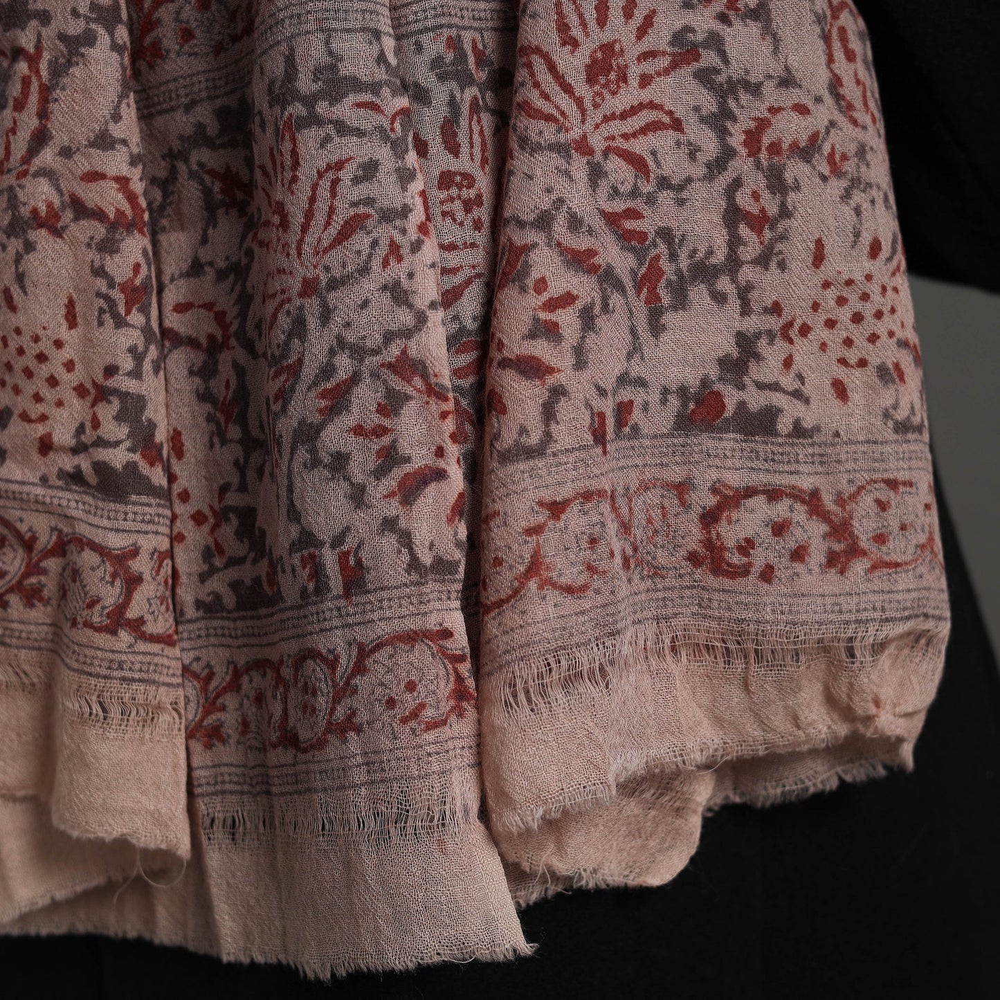 Grey Block Print Pedana Kalamkari Wool Stole 