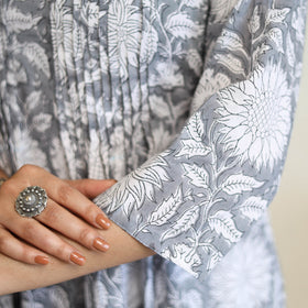 Buy Grey Pintuck Flared Cotton Block Print Sanganeri Kurta