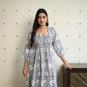 Buy Grey Pintuck Flared Cotton Block Print Sanganeri Kurta