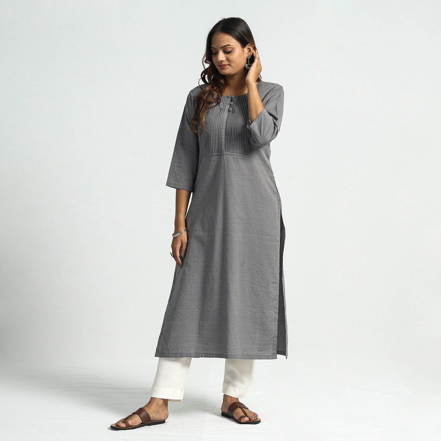 Buy Plain Running Stitch Cotton Pintuck Long Kurta Online at iTokri.com