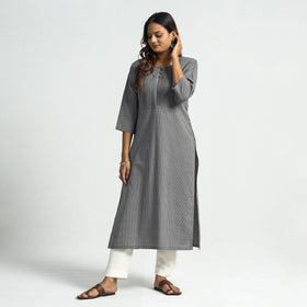 Buy Plain Running Stitch Cotton Pintuck Long Kurta Online at iTokri.com