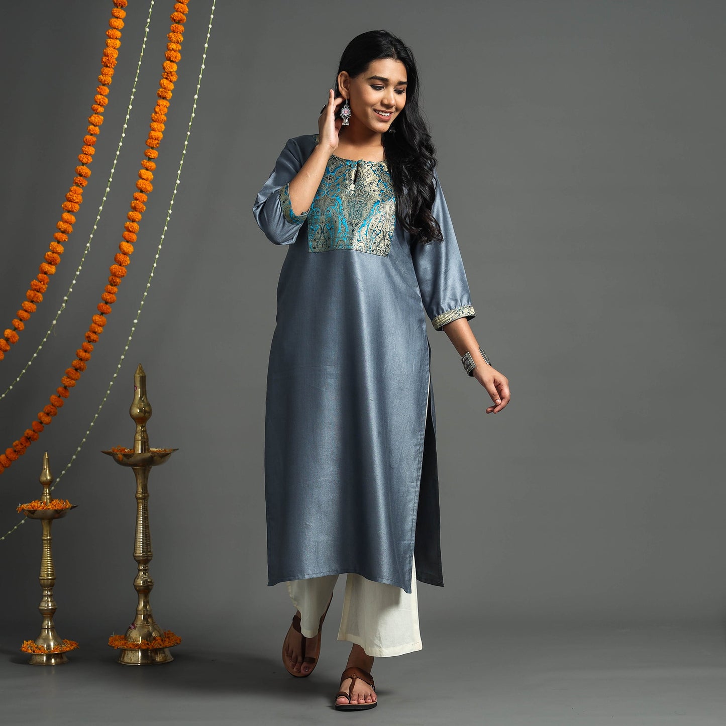 Grey - Plain Tussar Silk Handloom Banarasi Patchwork Straight Kurta