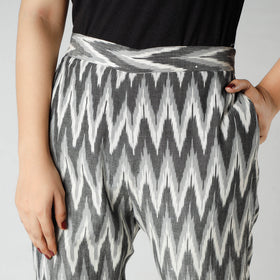 Light Grey Ikat Cotton Tapered Casual Pant for Women 