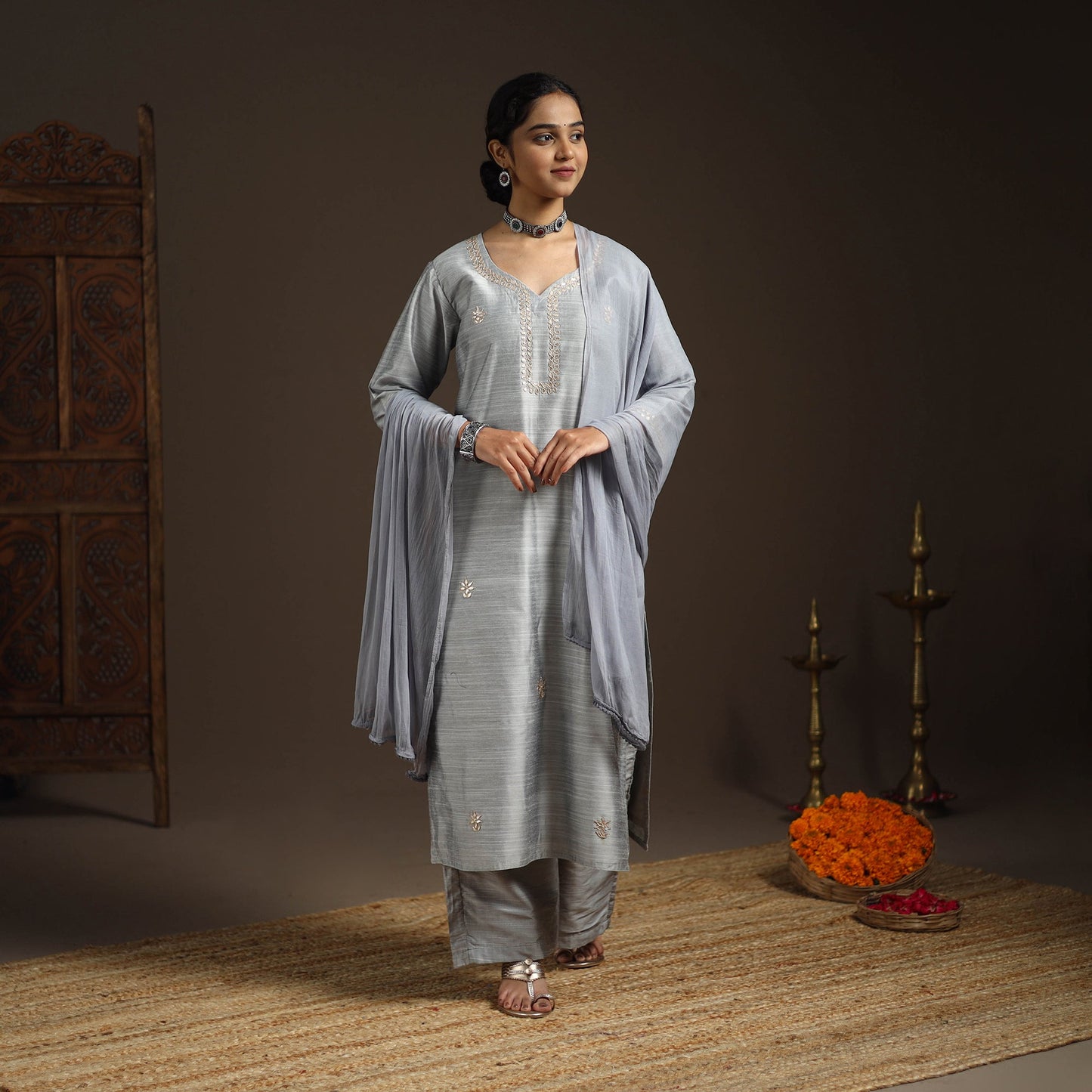 Grey - slub silk gota work plain kurta set (set of 3) 09