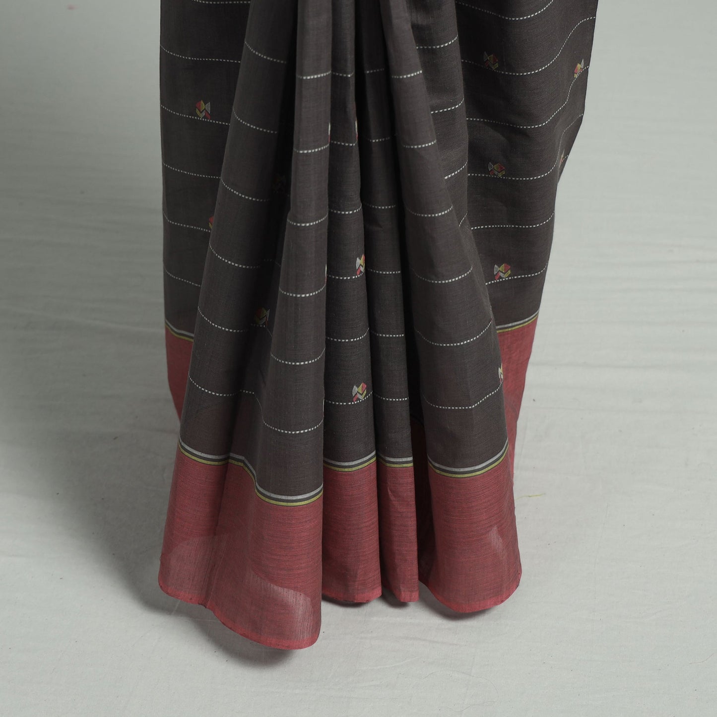  Srikakulam Handloom Jamdani Buti Cotton Saree with Tassels Online at iTokri.com