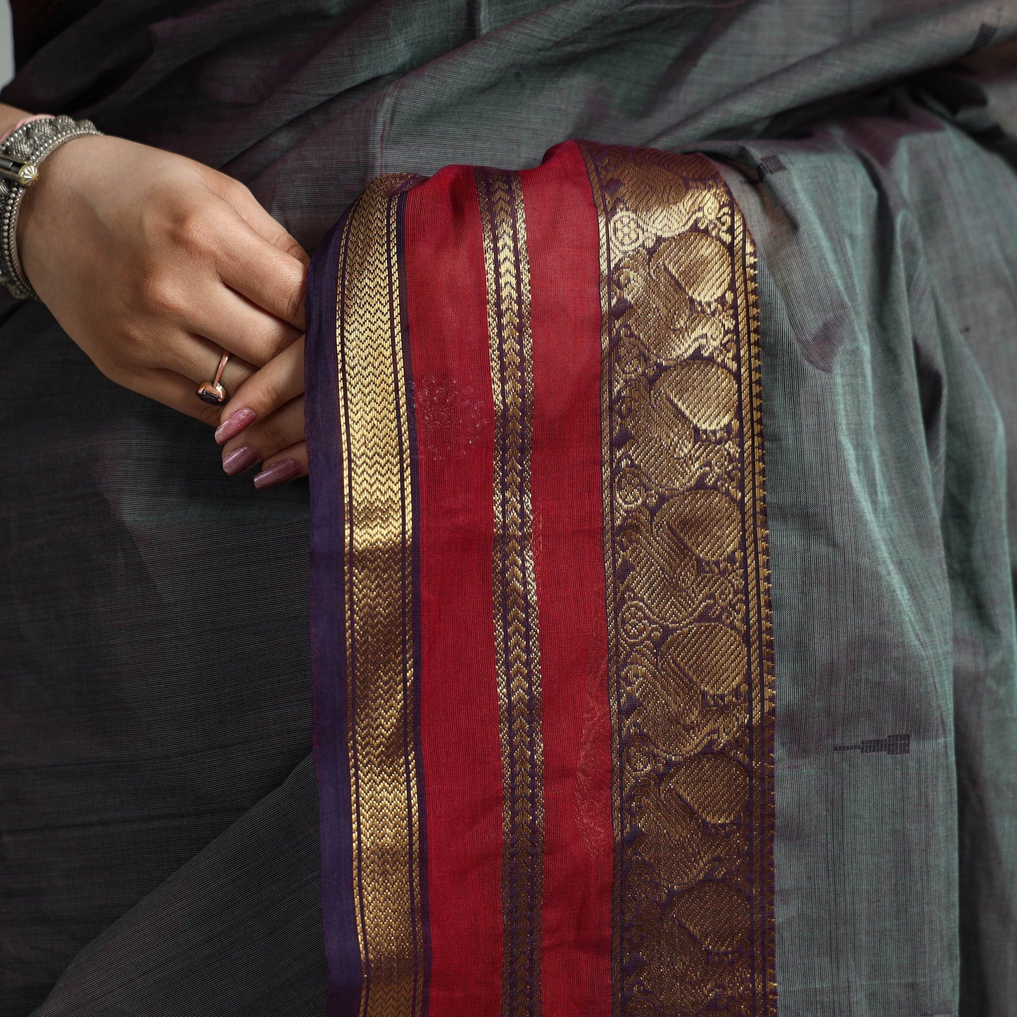 Traditional Kanchipuram Cotton Saree with Zari Border 