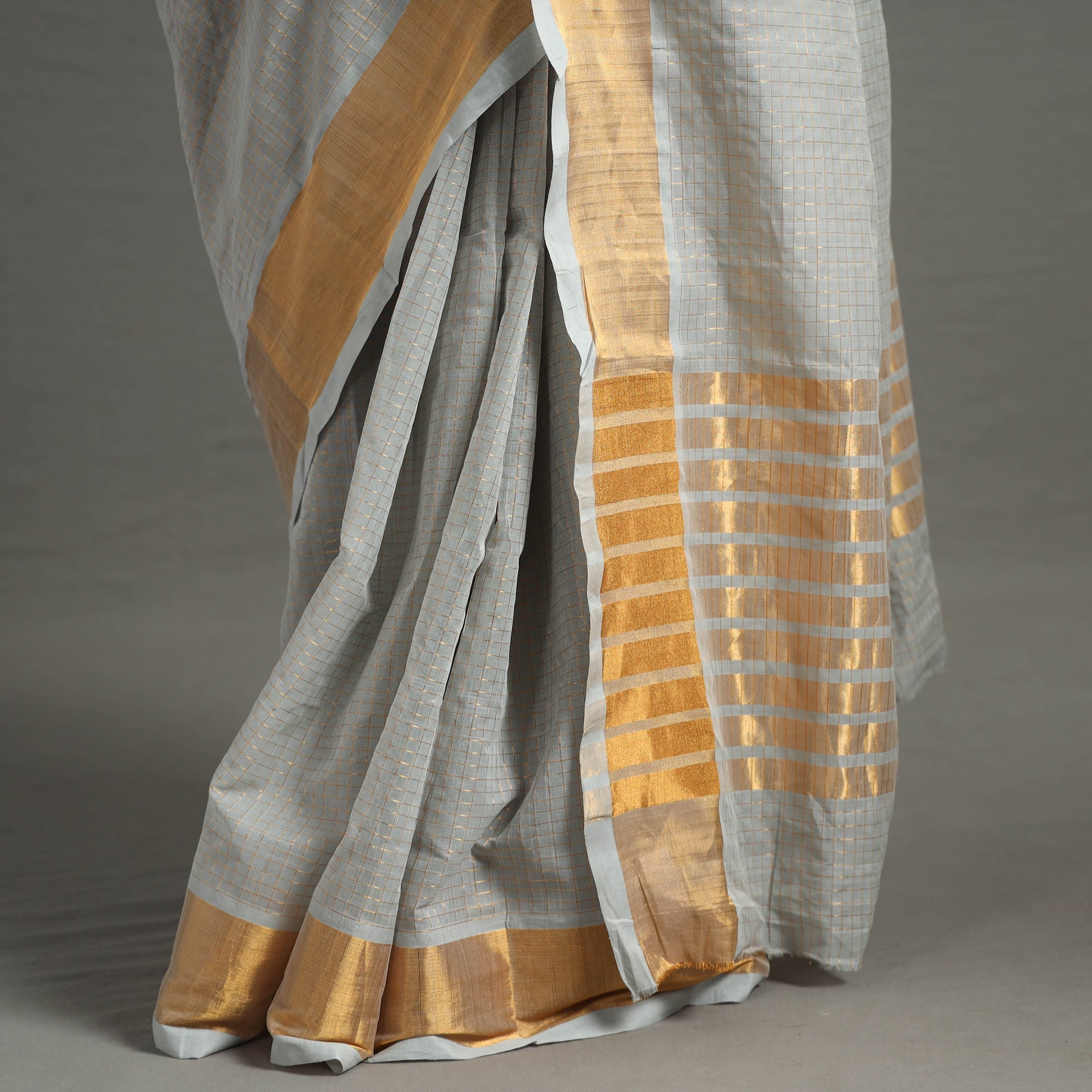  Traditional Venkatagiri Handloom Cotton Zari Checks Saree with One Side Zari Border 32 