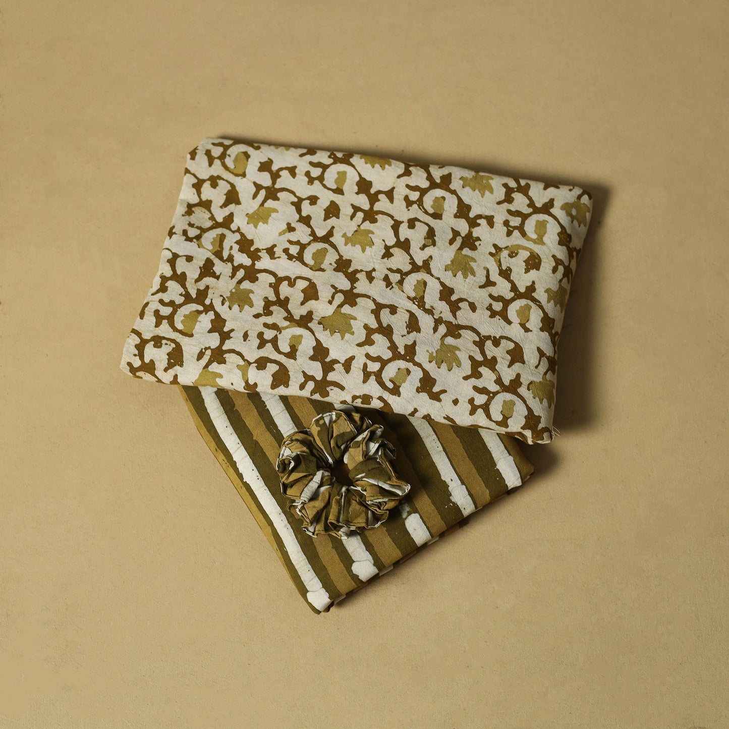 Hand batik cotton 2pc unstitched dress material 09