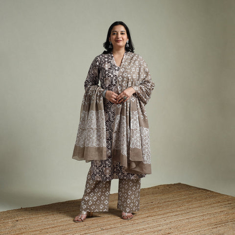 Hand block batik print cotton suit set with dupatta