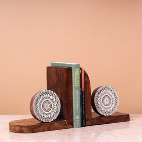  Handcarved Natural Sheesham Wood Bookend (Set of 2) Online in India l iTokri.com 