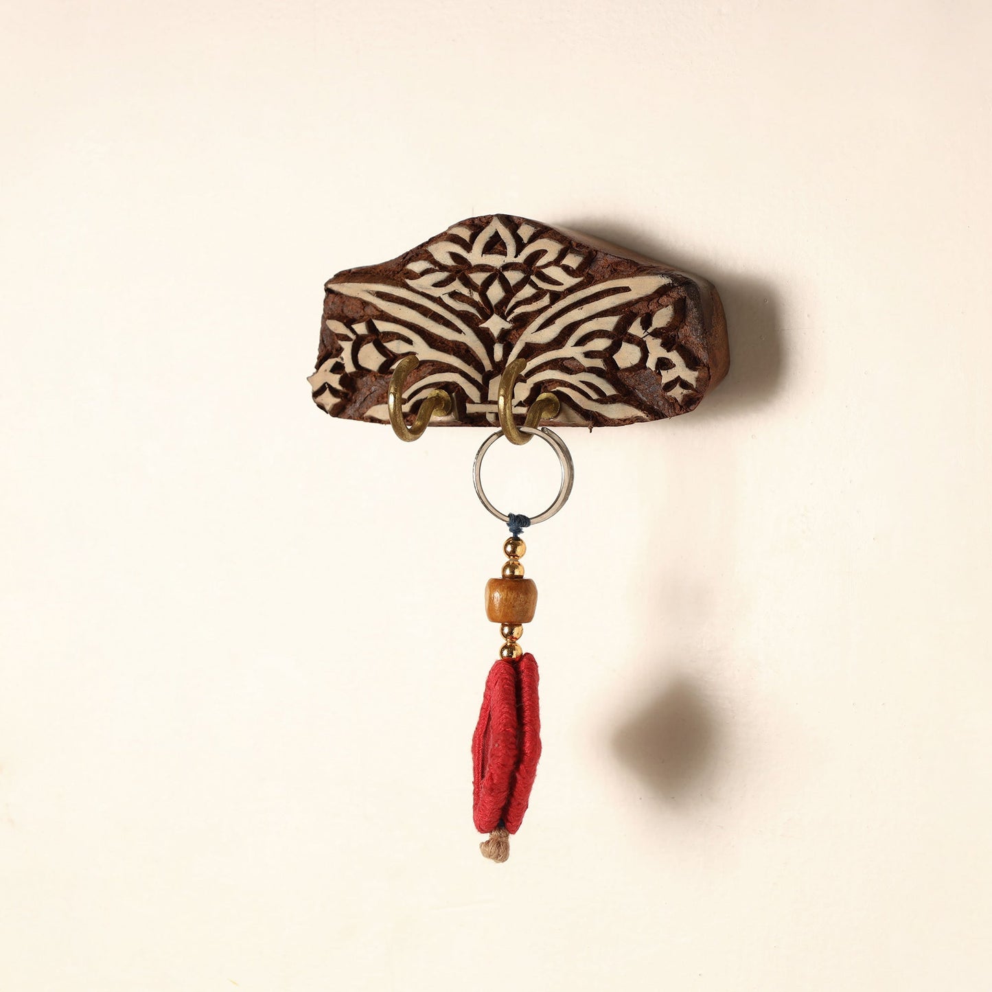  Hand Carved Sheesham Wood Block Key Hanger ( 2 pegs) Online in India l iTokri.com 
