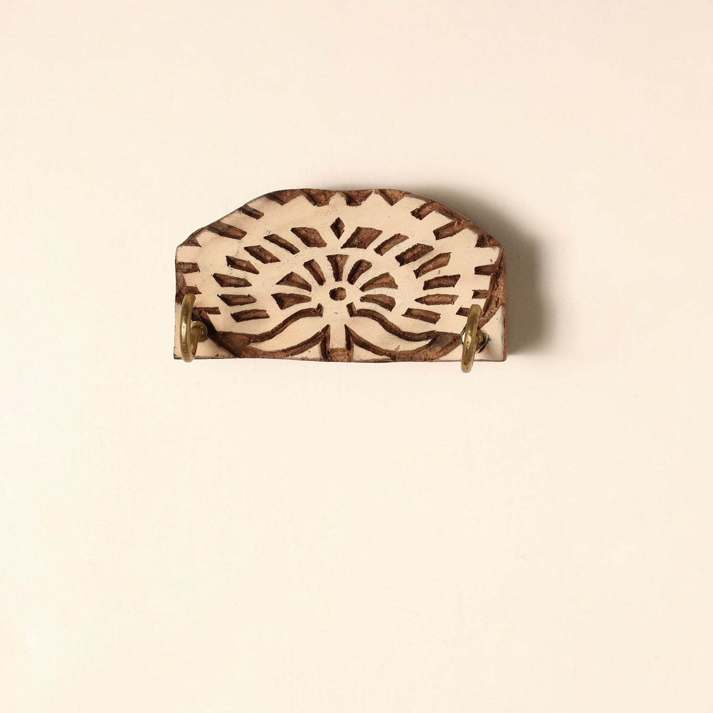  Hand Carved Sheesham Wood Block Key Hanger ( 2 pegs) Online in India l iTokri.com 