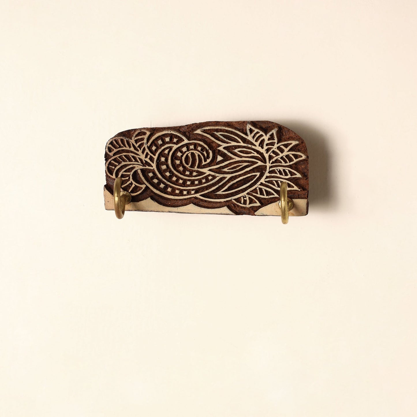  Hand Carved Sheesham Wood Block Key Hanger ( 2 pegs) Online in India l iTokri.com 
