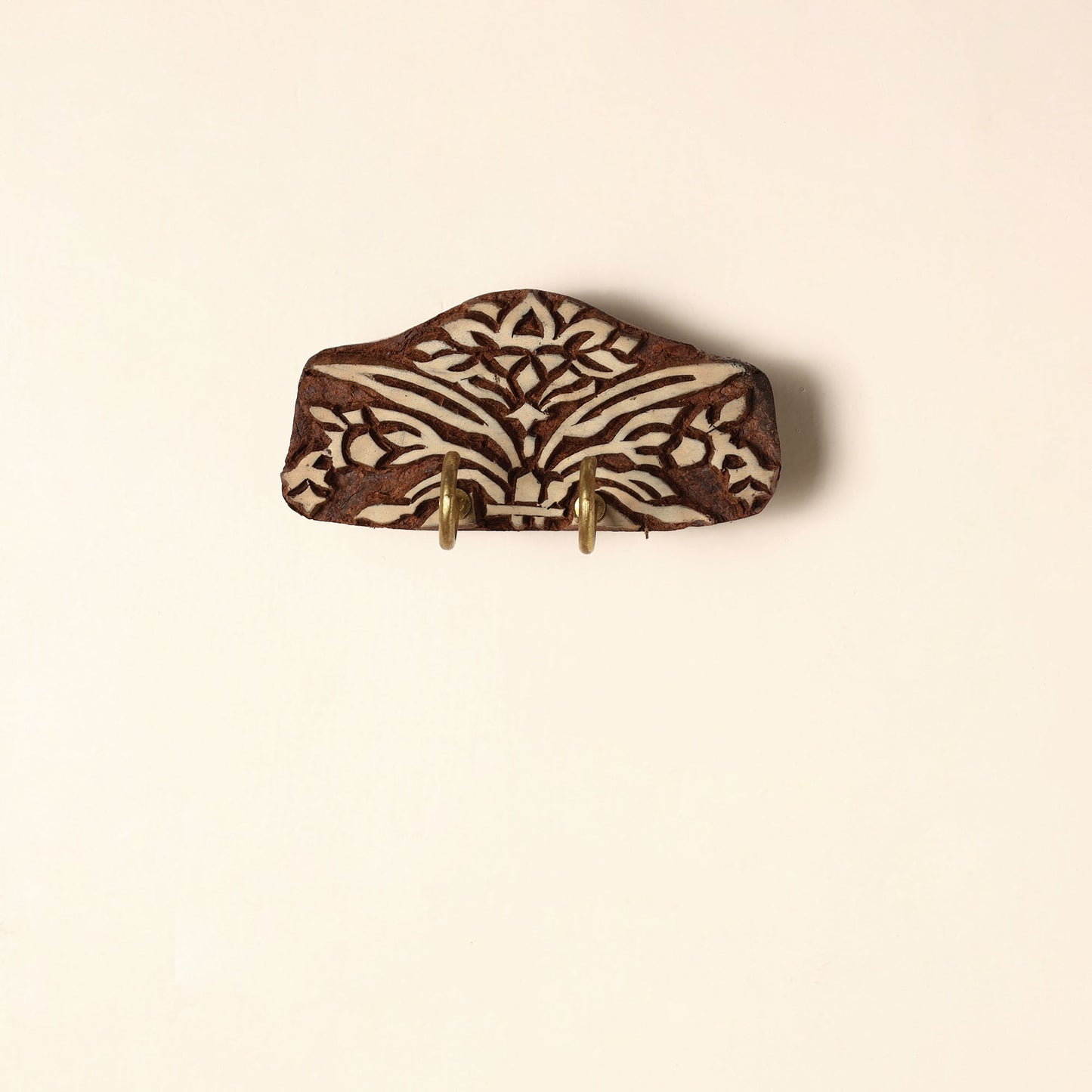  Hand Carved Sheesham Wood Block Key Hanger ( 2 pegs) Online in India l iTokri.com 