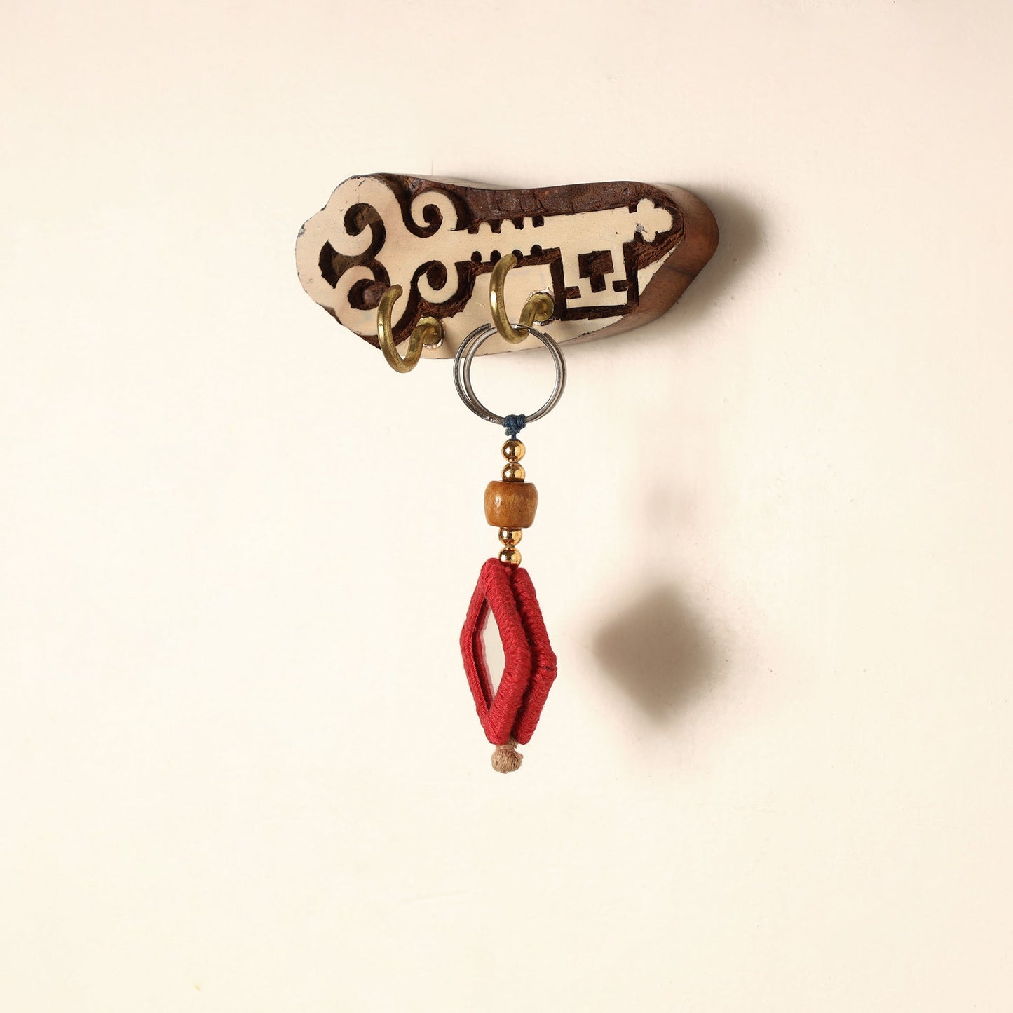 Hand Carved Sheesham Wood Block Key Hanger ( 2 pegs) Online in India l iTokri.com 