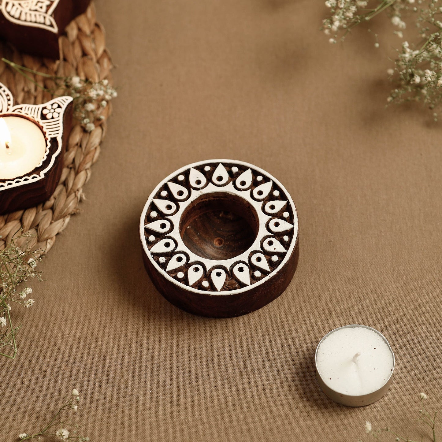  Hand Carved Sheesham Wood Block Tealight Candle Holder Online at iTokri.com 