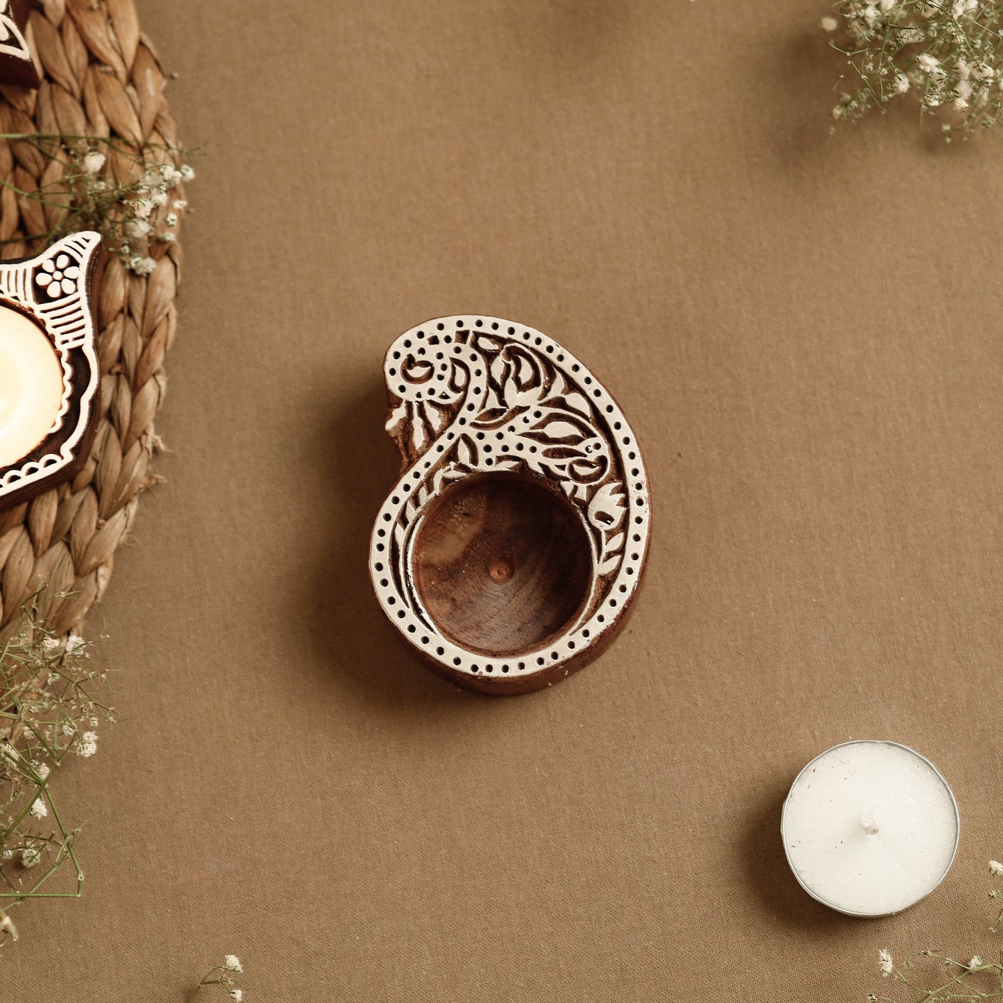  Hand Carved Sheesham Wood Block Tealight Candle Holder Online at iTokri.com 