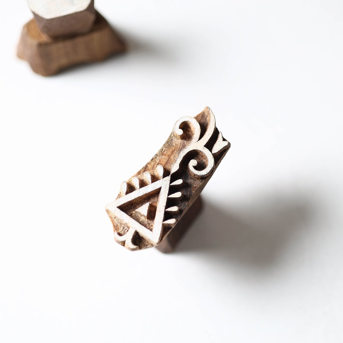  Hand-carved Teak Wood Block Online in India l iTokri.com 