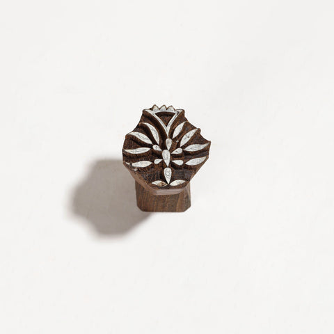  Hand-carved Teak Wood Block by Gangadhar (Medium) 86 Online in India l iTokri.com 