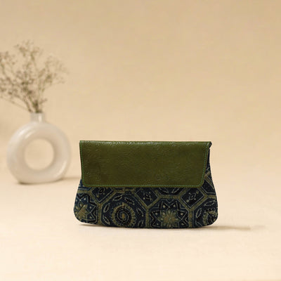 Hand clutch with embossed leather flap 02 - handcrafted