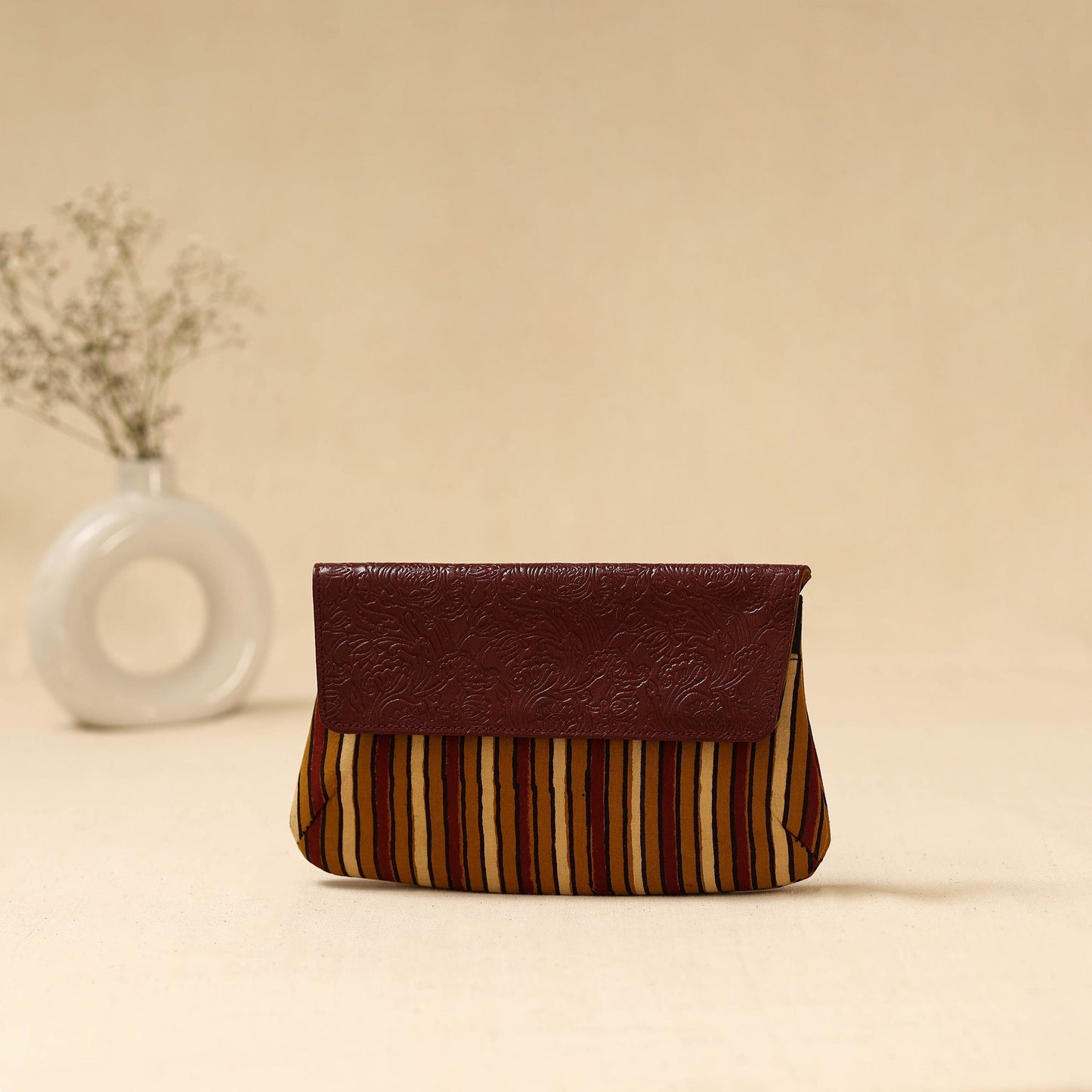 Hand clutch with embossed leather flap 40 - handcrafted