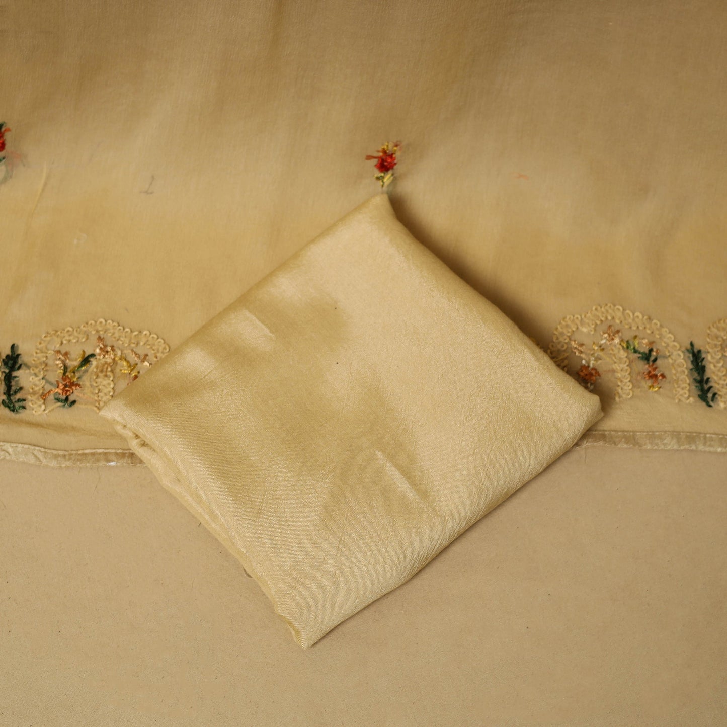 Hand embroidered muslin 3pc unstitched dress material 22