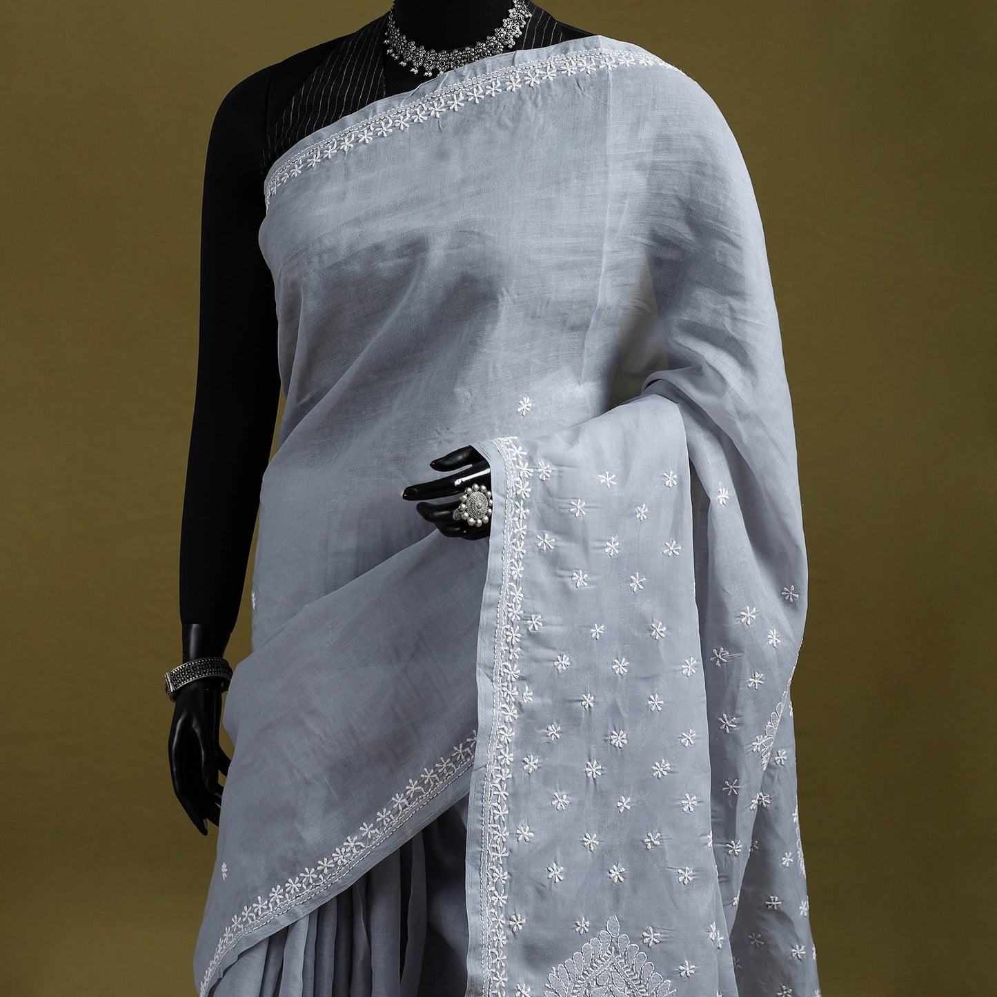 Hand embroidered terivoile cotton lucknow chikan saree 02