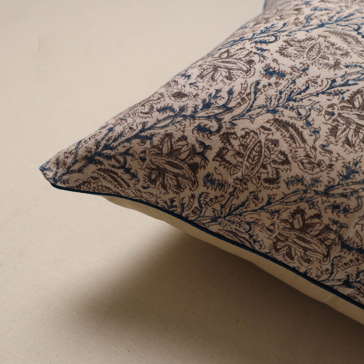 Hand kalamkari cushion cover 35 - handcrafted