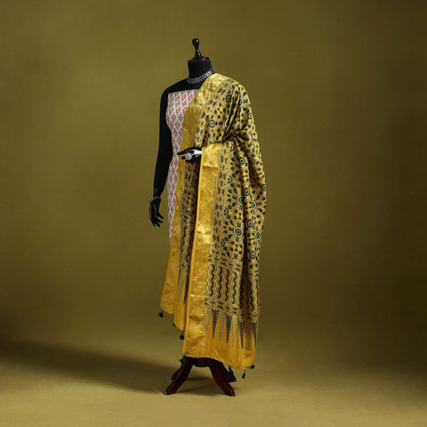 Hand natural dyed dola silk zari border dupatta